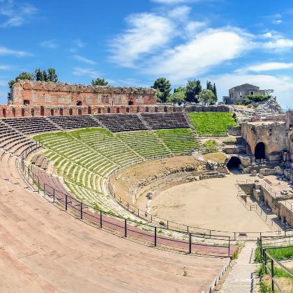 墨西拿往返陶尔米纳-科尔瓦贾宫+四月九日广场｜中文包车一日游