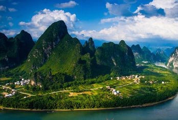 桂林漓江五星游船一日游【市区接送码头，五星游船游全景漓江】【船游美丽的特色河流之桂林漓江，桂林山水精髓的所在，让您不虚此行！】