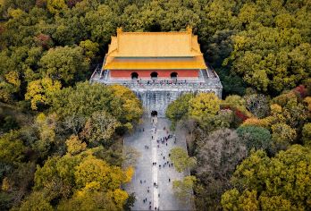 南京明孝陵半日游【精品游】【深层次2H】【私家团】【含门票】【[明清皇陵，解密人物故事]独特视角解密历史上真实的朱元璋，看开局一个碗的普通人如何一步步到达权利之颠】