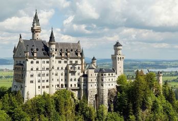 德国慕尼黑新天鹅堡一日游【可选精致小团/中文司机/可拼可包】【[经典景点]新天鹅堡正规官方，充足游览时间】