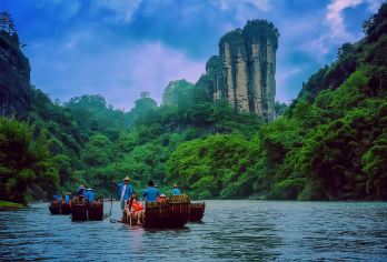 武夷山九曲溪竹筏漂流一日游【10人内纯玩小团/车导接送服务】【精选线路劳逸结合，玩乐更痛快(10人内精致小团.）】