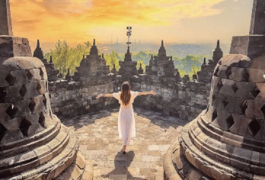 印尼日惹婆罗浮屠一日游【多套餐可选 普兰班南/默拉皮火山】【[探访日惹两大经典] 婆罗浮屠神庙&普兰巴南寺，寻找遗失的爪哇文明】