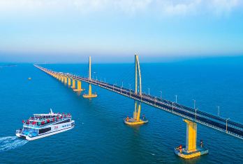 珠海港珠澳大桥游+景山公园+圆明新园+海天公园沙滩一日游【[私家小团]小众玩法丨独立包车丨优选行程丨人越多越划算丨爸妈游丨闺蜜游丨亲子游】