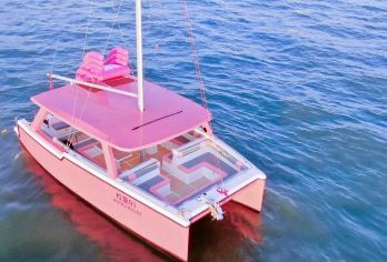 深圳较场尾网红双体游艇包船出海海钓游泳浮潜团建家庭聚会【[实力保证]自营游艇公司直供，专业游艇玩家、深度匹配您的预算和要求】