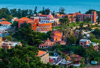 鼓浪屿+厦大外观+南普陀寺一日游【上门接赠送午餐+导游讲解】【[臻选线路]南普陀祈福，打卡山海健康步道，漫游海上花园鼓浪屿，深度游玩不虚此行。】
