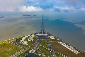 【广东珠海1日包车】港珠澳大桥+珠澳海湾游+日月贝+圆明新园【浪漫珠海一日游，见证港珠澳大湾区的发展】