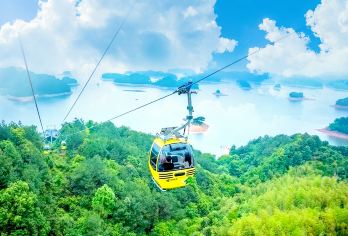 千岛湖梦想系列游船+梅峰岛+月光岛+穿越2大湖区纯玩一日游【[正宗千岛湖]第一次来千岛湖的游客，建议您一定要走千岛湖中心湖，登顶梅峰岛，月光岛。穿越西南湖区】