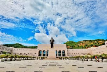 延安宝塔山+革命纪念馆+枣园+杨家岭+王家坪革命旧址一日活动【[轻松出行]延安市区内免费上门接送，下单后客服立即联系安排活动。】