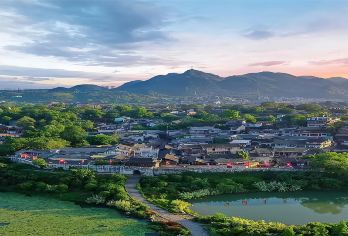 贵州贵阳+甲秀楼+青岩古镇一日游（+8小时中英俄语导游）EA【全程中文/英文/俄语服务，沟通无障碍，景点可调】