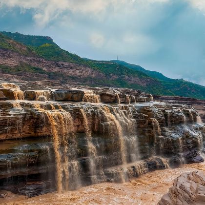山西壶口瀑布+王家大院一日游【太原/平遥均可上车，纯玩团】