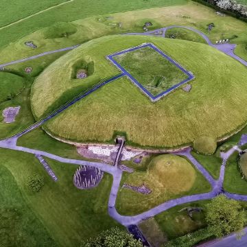 都柏林往返：因博考古遗址群+鲍尔斯考特庄园包车一日游