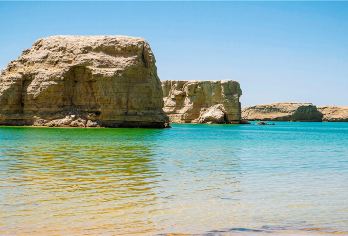 大柴旦翡翠湖+乌素特水上雅丹地质公园+U型公路一日游【包车】【1.纯玩无购物/游玩自由/消费透明】