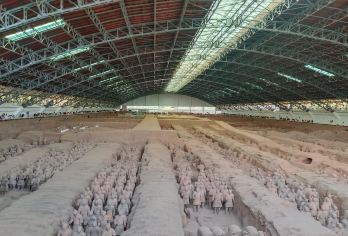 西安秦始皇兵马俑直通车‖不含门票‖15-20人团‖二环内接【[无忧出行]告别拥挤的公共交通，西安市区至景区直通车，只为确保您的旅途舒适无忧。】