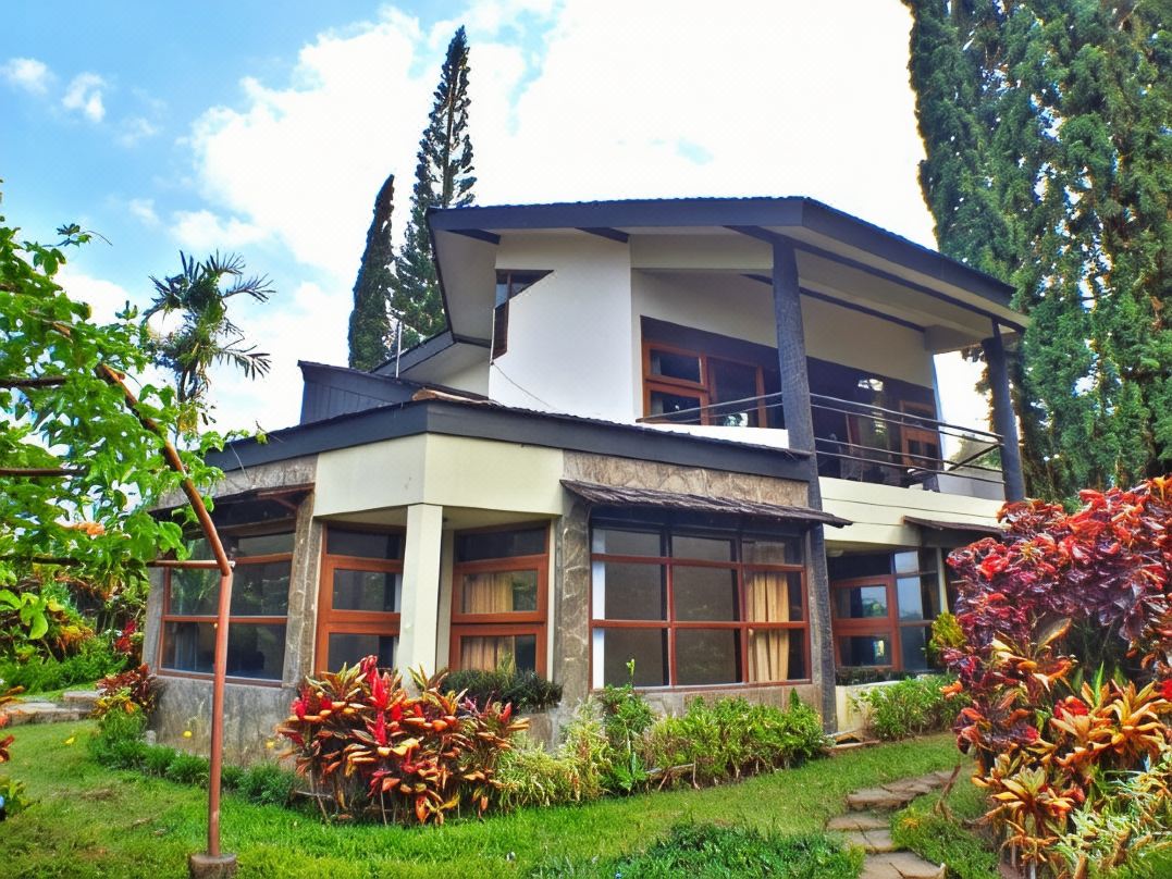 Villa 4-Br Klub Bunga No. 8 Batu Malang