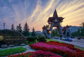 都江堰景区+青城山一日游【跟大团/2-8人专车团/纯玩团】【[经典大团套餐]特别推荐头等舱大巴，尊享乘座体验，每天仅30席。】