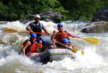 普吉岛攀牙湾漂流5/9KM可选 骑大象+丛林飞跃 酒店接送【套餐丰富刺激多元化 漂流可搭配骑大象、ATV、丛林飞跃，满足各类人群的出行需求！】