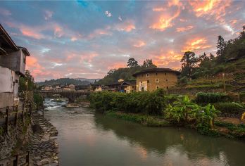 福建永定土楼+楼王一日游【99%好评+非遗体验可选】【[土楼升级更多玩法]赠钟兴楼登楼探秘，更有专属非遗夯土垒筑体验！纯玩无自费，小团畅玩更尽心!】