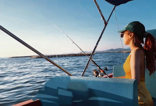 私家小团｜双月湾礁石酒吧+出海海钓+佛跳墙大盆菜半日游【[定制之旅]追踪小众之地——把世界变成你们的游乐场！】