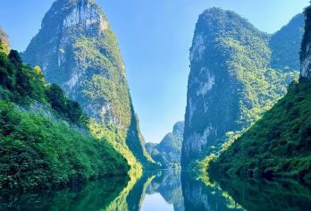 河池小三峡+棉花天坑一日游（私家团）【天坑之都、悬崖书店】