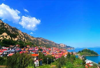 青岛崂山风景区+仰口游览区+太清游览区一日游【可升级6人团】【[网红打卡]醉美环海公路，网红青山渔村打卡，感受崂山沿海一线独特的山海景色！】