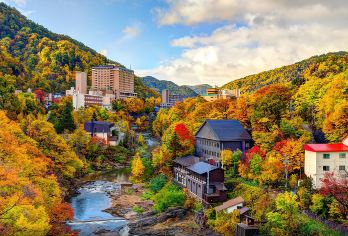 日本北海道定山溪追枫一日游【秋季限定/中文专车/行程定制】【尊享一对一高端行程定制，多日豪华包车专属礼遇，专业旅行顾问24小时恭候垂询。】