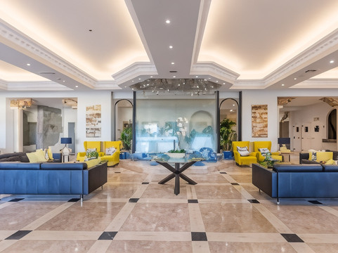 露娜-欧拉酒店主图