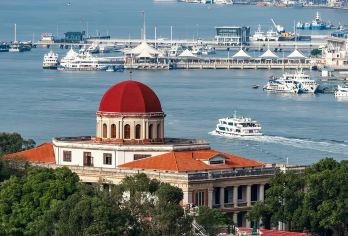 厦门鼓浪屿一日游【2人起成团+往返票+定制包车+导游讲解】【正规持证国导讲解，带您深度解读鼓浪屿万国建筑、世遗文化和前世今生】
