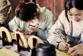 景迈山哎冷圣山徒步+布朗制茶饼一日游【1人发团，景迈山接送】【[布朗族圣山-哎冷山]沉浸茶祖祭拜，感受古老布朗族的千年传承、对自然的敬畏之心】