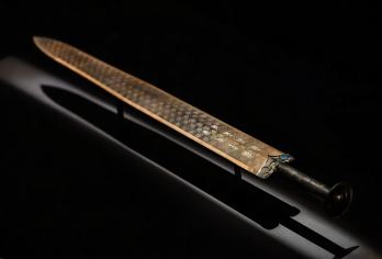 湖北省博物馆半日游【无线耳麦+资深导游+2h深度讲解】【免费预约门票，直接刷证入场，一站式服务，轻松出行无后顾之忧。】