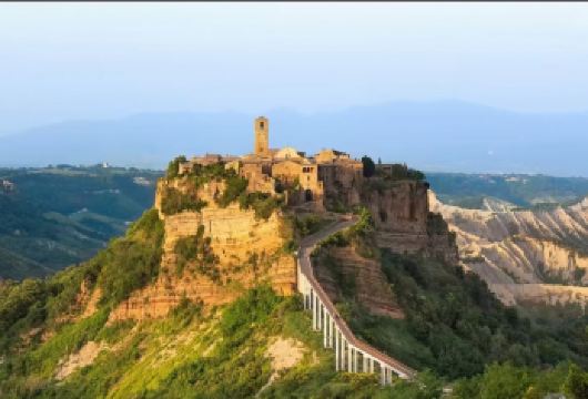 意大利罗马天空之城+奥尔维耶托大教堂+ 托斯卡纳庄园一日游【专属包车省心游：全程专车服务，无缝衔接景点，免去转车劳顿，自由掌控游览节奏享受舒适惬意的深度之旅。】