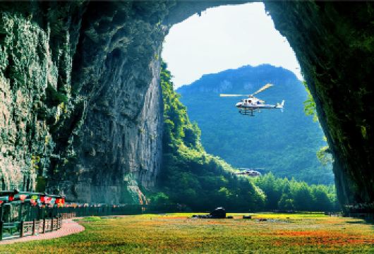 恩施腾龙洞一日游【打卡洞穴奇观+已含必消景交】【[品质保障]臻选精品团，纯玩无购物，充裕时间游玩打卡！】