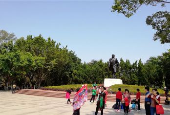 莲花山公园＋弘法寺仙湖植物园＋大梅沙＋中英街深圳纯玩一日活动【市区上门接，免去出行烦恼，可升级2-6人小包团，】