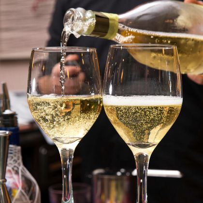 意大利米兰出发一日游 弗朗恰科塔葡萄酒庄和伊塞奥湖 游船