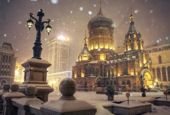 哈尔滨+中央大街一日游【2-6人小团/老司机带你嗨转冰城】【百年老街“中央大街”西欧文化“索菲亚教堂”革命古迹“防洪纪念塔”网红打卡‘哈药六厂博物馆’】