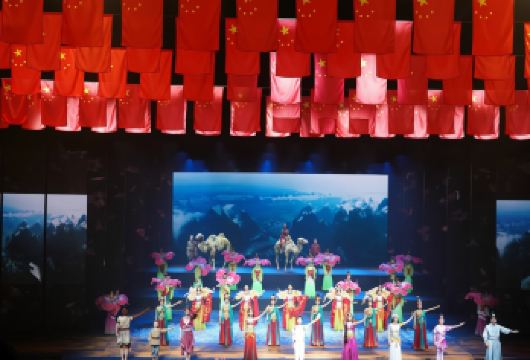 西安千古情+不夜城三环内接送+千古情演出+汉服妆造+旅拍摄影【[省心便捷]免预约浏览，直接刷身份证快速入园】