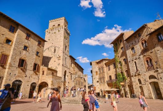 意大利圣吉米尼亚诺+基安蒂葡萄园野餐半日游|舒适小团【探索古塔林立的世界遗产小城圣吉米尼亚诺，漫步“中世纪曼哈顿”！】