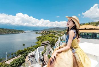 大理1日游【圣托尼里+双廊古镇+喜洲古镇+洱海S湾】赠送中餐【大理网红景点：理想邦圣托尼里、双廊古镇、喜洲古镇、洱海S湾生态廊道】