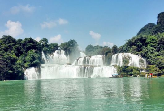 德天跨国瀑布+明仕田园景区一日游【含景区接驳车-店】【边境山水画廊，清心养肺之旅。走进边境山水画廊，体验中越民族风情，领略跨国瀑布壮美】