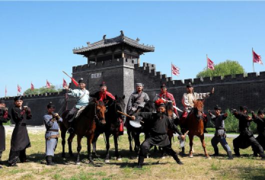 【享国风盛宴•品汉宋风华】无锡三国城+水浒城一日游【无锡，游太湖，更不错过与明星亲密接触】