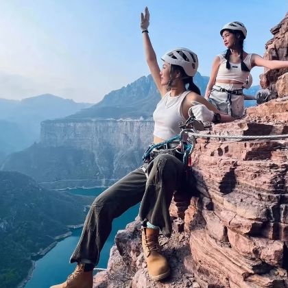 新乡宝泉崖天下景区一日【含索道+观景台+电梯+景交车】