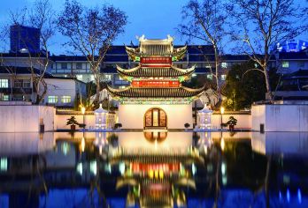 8人小团丨南京科举博物馆人工讲解2小时丨夫子庙秦淮河画舫游船【在中国科举博物馆，穿越地下四层展厅，沉浸式体验科举考试流程，感受从 “十年寒窗” 到 “金榜题名”】