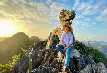 Bai Dinh – 长安 – Mua Cave – 来自越南河内【探索白亭寺——东南亚*大的佛塔，以500尊罗汉像、36吨重的钟和100吨重的佛像而闻名。 长安乘船之旅（联合国教科文组织）——1.5-2 小时，欣赏壮丽的洞穴隧道、石灰岩山脉以及电影《金刚：骷髅岛》的拍摄地。 征服慕阿洞的 500 级台阶，从卧龙山上可以欣赏到令人叹为观止的三谷全景。】