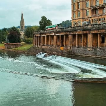 巨石阵、巴斯、史特拉福与科茨沃尔德之旅（套餐可选）