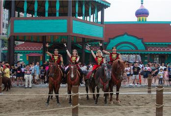 厦门灵玲动物王国一日游【动物王国+马戏表演+厦门岛内接送】【惊险的杂技、神奇的魔术、萌翻的动物表演，亲子游；】