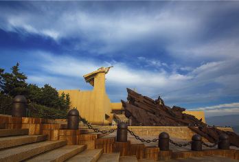 刘公岛景区一日游【往返船票+拼团讲解+定远舰+博览园+甲午】【[产品优选]专业导游讲解+深度参观+往返船票+专业讲解+定远舰+刘公岛博览园+甲午战争陈列馆】