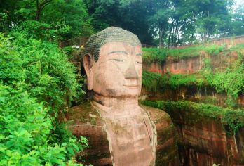 乐山大佛+黄龙溪古镇【1单1团·纯玩·高品质·三环内接送】【[舒适车型五座起]朋友式司机，纯玩无套路，专属司机1v1服务！】