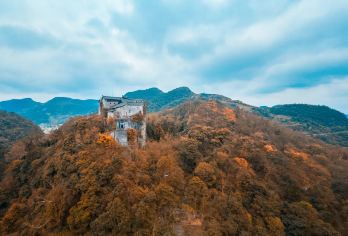 贵州安顺 |虹山湖+安顺文庙+天龙屯堡景区+天台山+旧州古镇【VIP私人高级定制行程、专属中文司机、舒适包车出行、景点随心调】