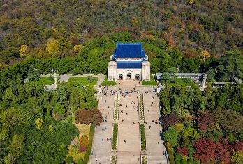 【15人精品小团/私享包团】中山陵景区90分钟讲解+赠预约【[精品小团]精品小团/私家包团多种套餐可选，赠送预约+耳麦使用！】