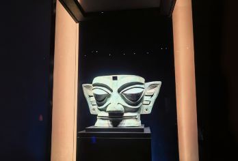 三星堆半日游【含门票·大咖深度精讲·三环内免费接送】【[深度游玩]2-8人精品小团，舒适旅途，轻松畅玩!】