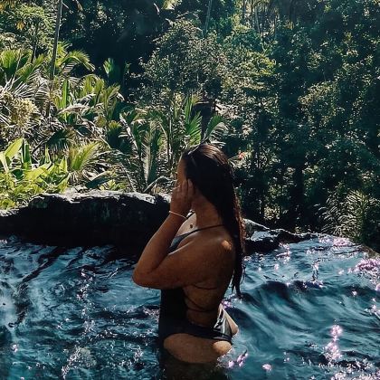 巴厘岛+海神庙+乌鲁瓦图悬崖公路+金巴兰海滩一日游VIP专车